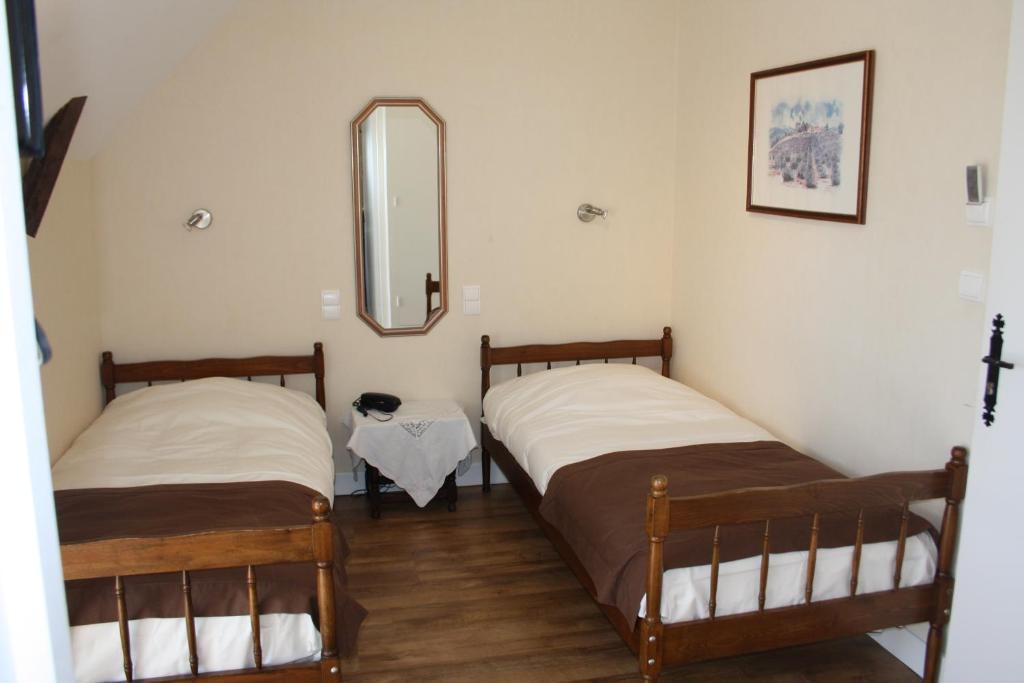 Auberge De Saint Julien Aux Bois الغرفة الصورة