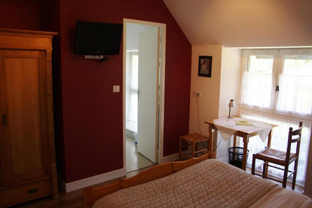 Auberge De Saint Julien Aux Bois الغرفة الصورة